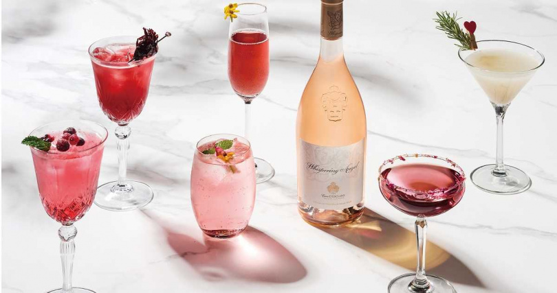 Drift Bar 以「天使絮語普羅旺斯粉紅酒Whispering Angel Rosé」為基底，調出六款粉嫩系調酒。（圖／台北國泰萬怡酒店提供）