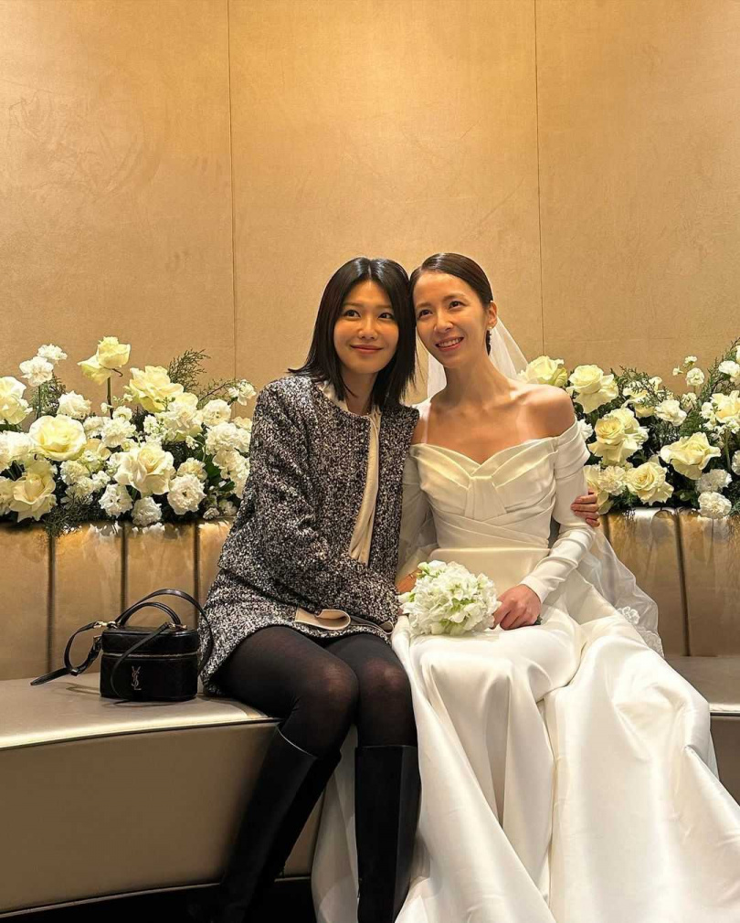 少女時代成員秀英出席金東旭和Stella Kim的婚禮。