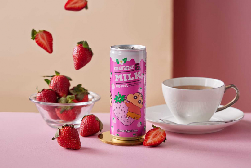 蠟筆小新鐵罐牛乳推出新口味「草莓煉乳牛乳」。（圖／SUNFRIEND MOUTH提供）