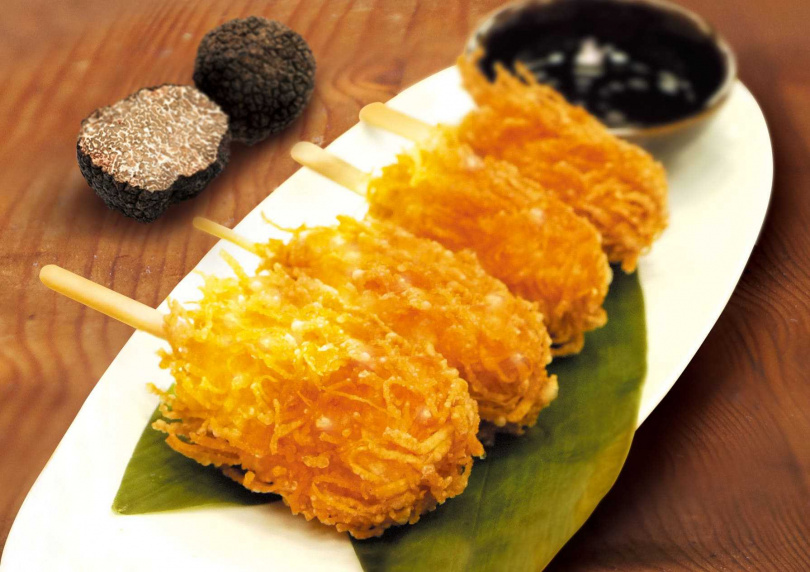 1010湘新料理「黑松露棒棒蝦」。(圖/瓦城泰統集團提供)