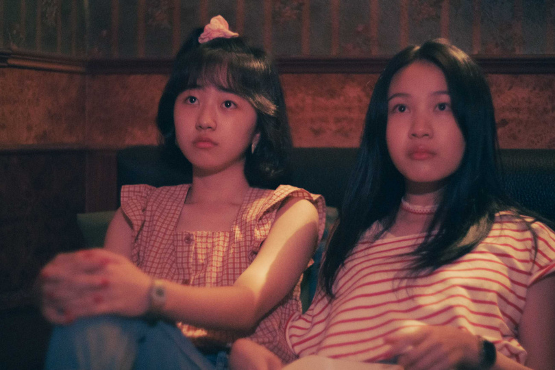 白小櫻(左)和林品彤在拍片過程中感受到自在,每天都很chill。(圖/甲上娛樂提供)