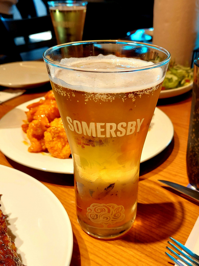 竹北店限定蘋果風味的Somersby cider啤酒。