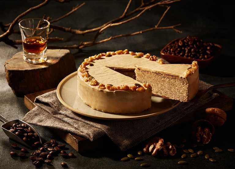 「曼特寧威士忌乳酪蛋糕」以12年純釀威士忌與100％阿拉比卡深烘焙咖啡。