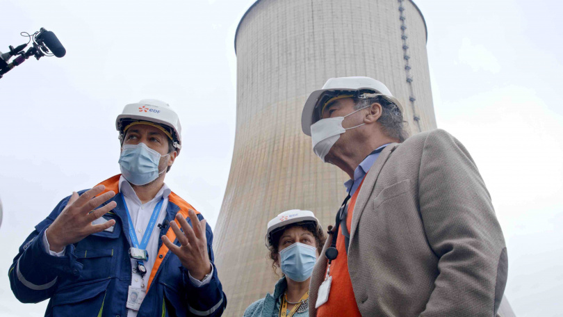 奧立佛史東拍攝《新核能時代》，親自走訪美國、法國、俄羅斯各國核電廠。（圖／佳映提供）