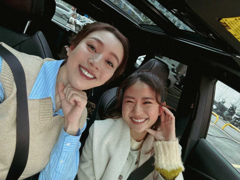 9m88 （右）13歲參加歌唱大賽時就見過15歲的劉品言（左）。（圖／鏡電視提供）