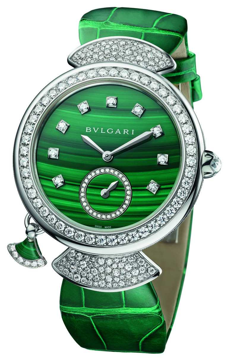 BVLGARI「Divas’ Dream Finissima」孔雀石超薄三問腕錶，37mm，鑽石336顆，限量10只╱5,880,000元。（圖╱BVLGARI提供）