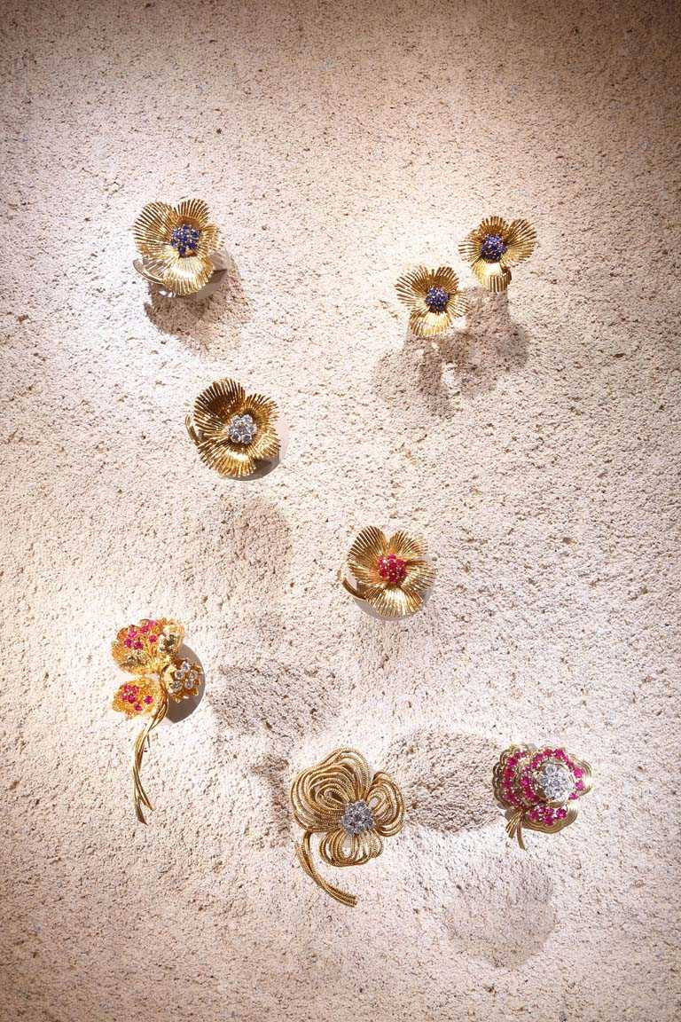 梵克雅寶《Light of Flowers》東京期間限定展覽，Flowers系列高級珠寶作品。（圖╱Van Cleef & Arpels提供）