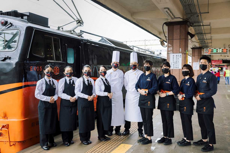 雄獅旅遊以「移動的五星餐廳」為概念，歷經一年籌劃、比照國際觀光列車規格打造，正式推出「鳴日廚房」餐車服務。