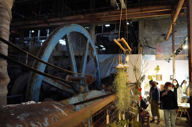 因為位於糖廠主廠房，因此仍可看到舊時製糖設備。（圖／魏妤靜攝）