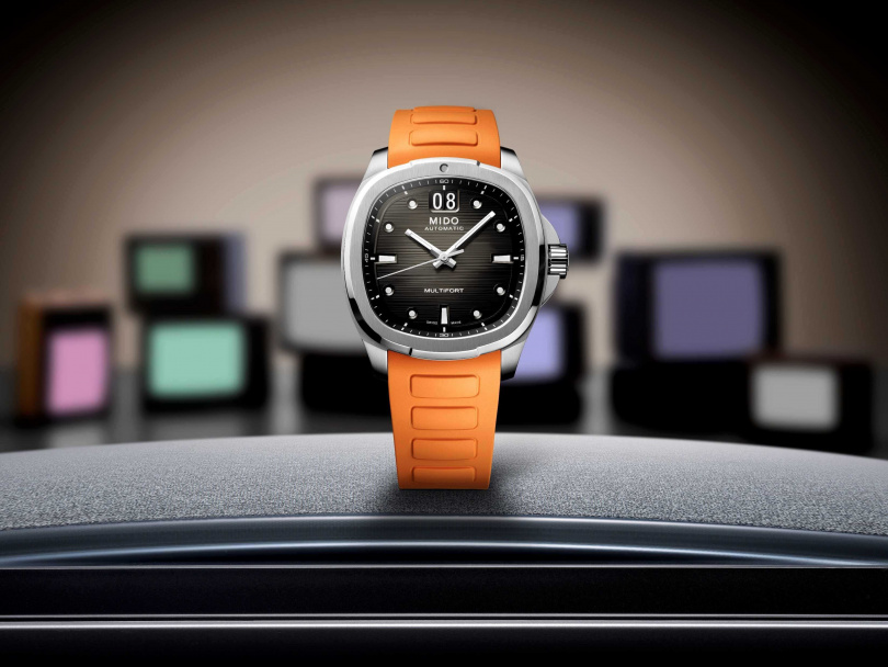 腕錶以電視機形錶殼設計，散發濃厚復古風情。