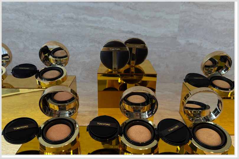 TOM FORD 立體光影水光氣墊粉餅 SPF50/PA+++ / 3,000元、氣墊蕊 / 2,100元。（圖／黃筱婷攝）