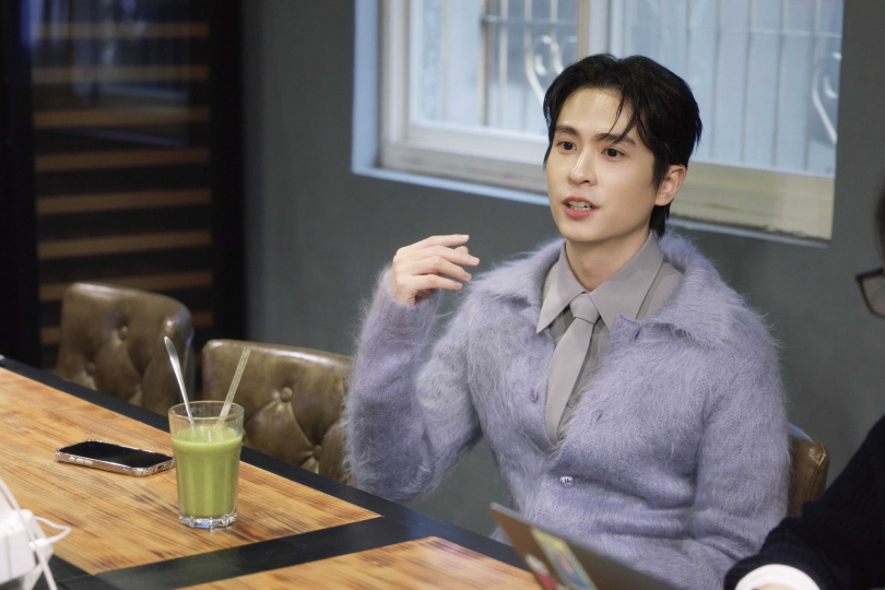 石知田開心撕掉學霸標籤。(圖/百澤娛樂提供)