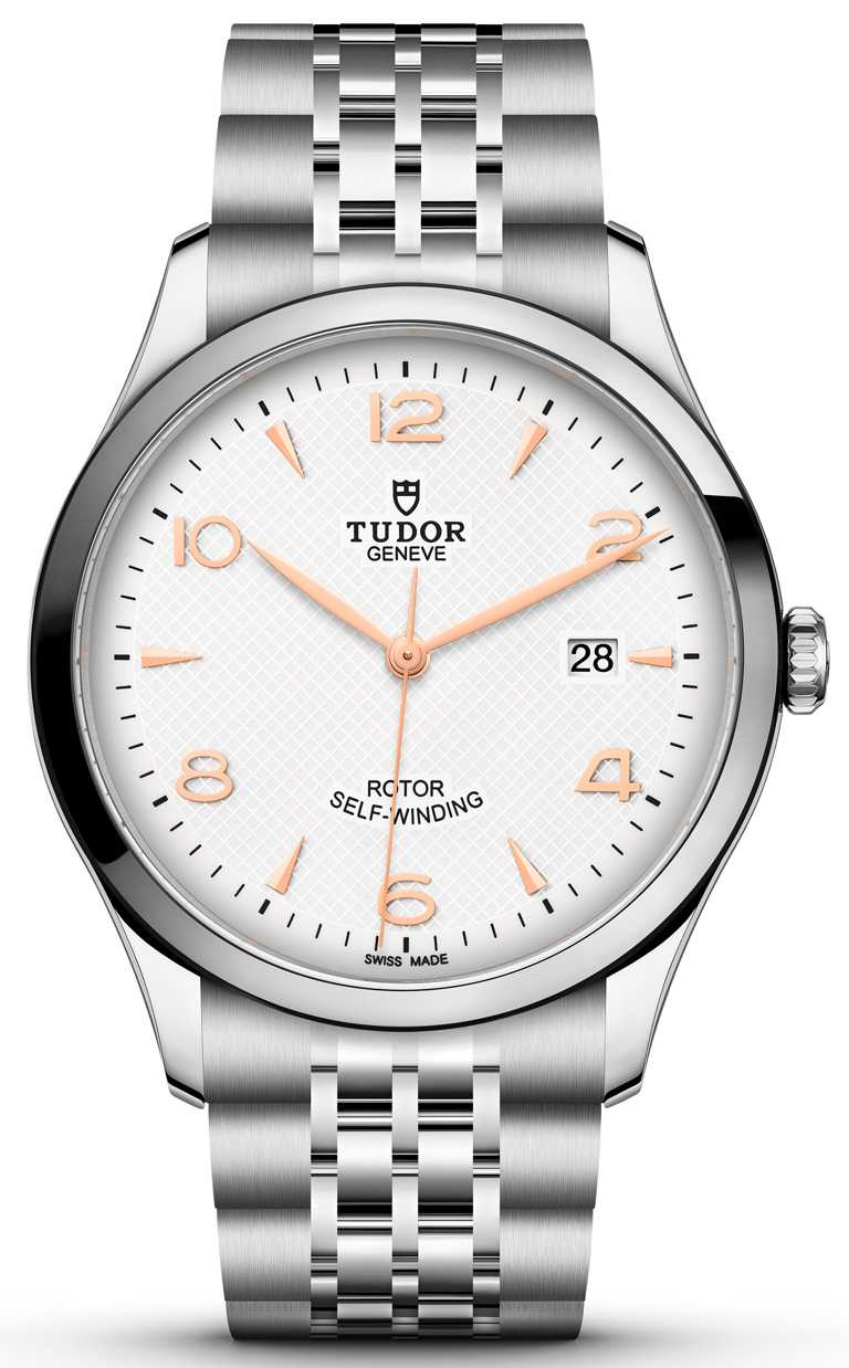 TUDOR「1926」系列機械腕錶，39mm，精鋼錶殼，磨光精鋼外圈，精鋼錶帶，T601型自動上鏈機芯╱60,000元。（圖╱TUDOR提供）