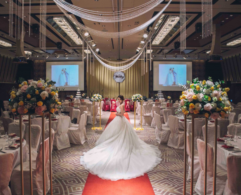 台南遠東香格里拉2024年全新婚宴專案，每桌最低19,999元起。由豐富經驗的專業顧問，為新人提供全方位的實務建議與細膩個人化服務。