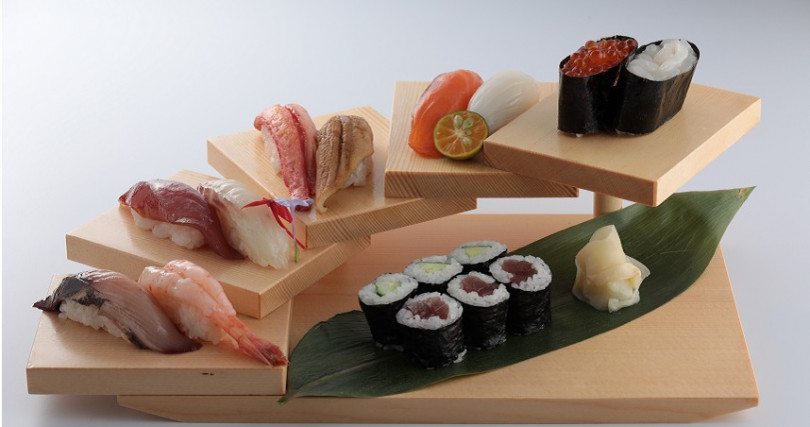 粋鮨還有一款冰見特上握壽司，也有使用鰤魚、白蝦及紅楚蟹。