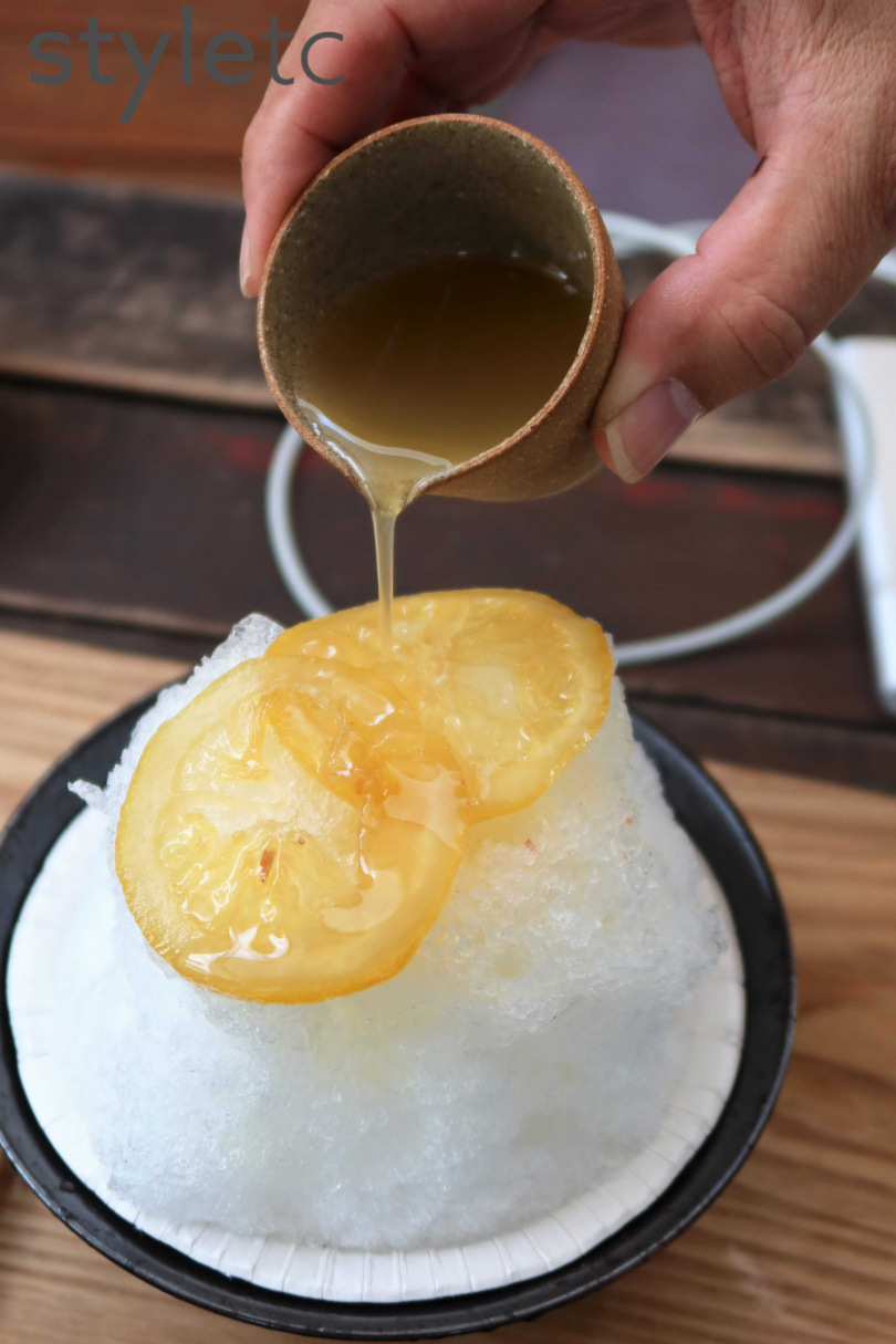 自製蜂蜜檸檬刨冰，酸甜滋味，沁涼爽口。（圖／官其蓁攝）