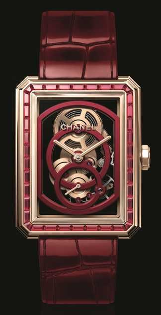 CHANEL「BOY·FRIEND」鏤空腕錶全新「Red Edition」系列，18K Beige米色金錶殼，限量55只╱4,357,000元。（圖╱CHANEL提供）