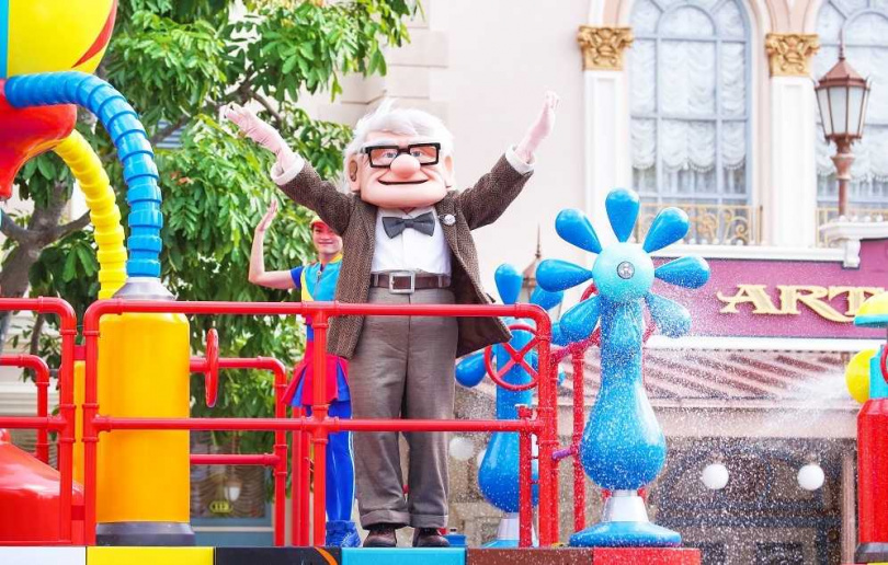 「Pixar水花大街派對！」將有多位皮克斯明星角色登場與大家濕身同樂。（圖／香港迪士尼樂園提供）