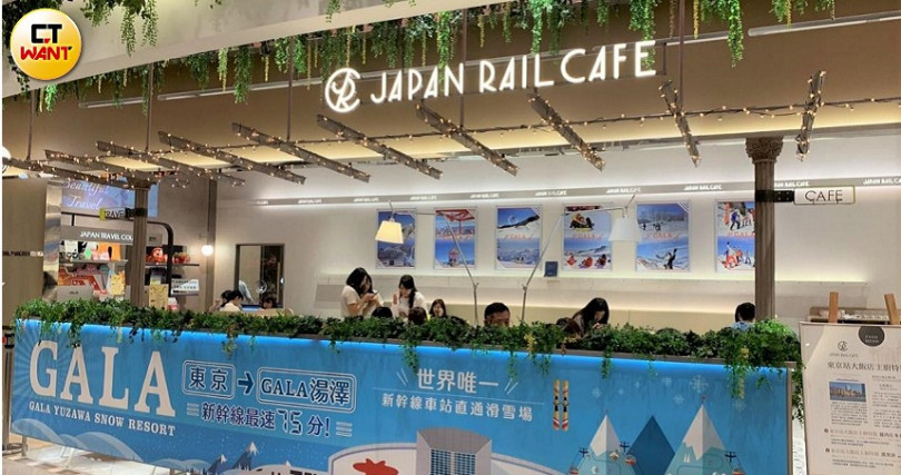 JR東日本咖啡店10月5日重新開幕後，推出全新的鹹食與甜品菜單。（攝影／官其蓁）