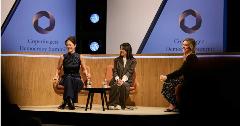 編劇統籌鄭心媚、Janet現場與談,由《看不見的國家》導演葛靜文主持。(圖/牽猴子提供)