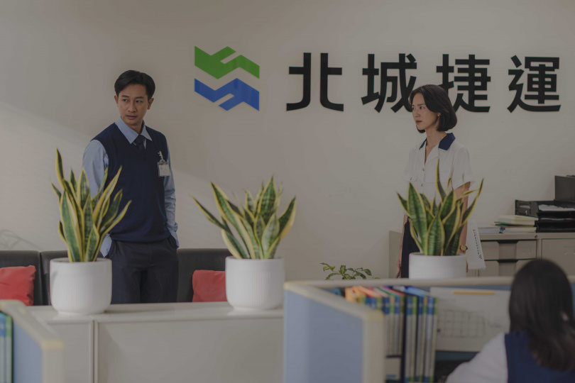 邱凱偉與鍾瑶飾演夫妻,因是否生小孩而爭執。(圖/客台提供)