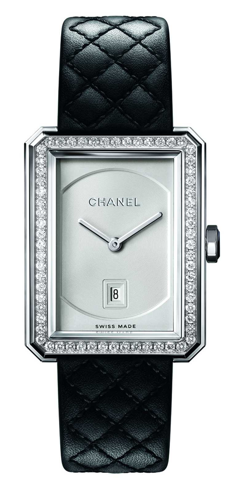 CHANEL「Boy·Friend」腕錶（中型款），34mm，鑽石34顆╱296,000元。（圖╱CHANEL提供）