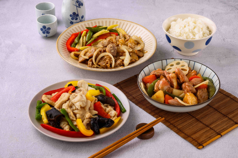 「Fami煮煮」首度與日本人氣No.1廚藝教室ABC Cooking Studio聯名，端出日式薑燒豬肉、蜜醋雞肉野菜與和風彩椒雞柳3道色香味俱全的和風春日料理。