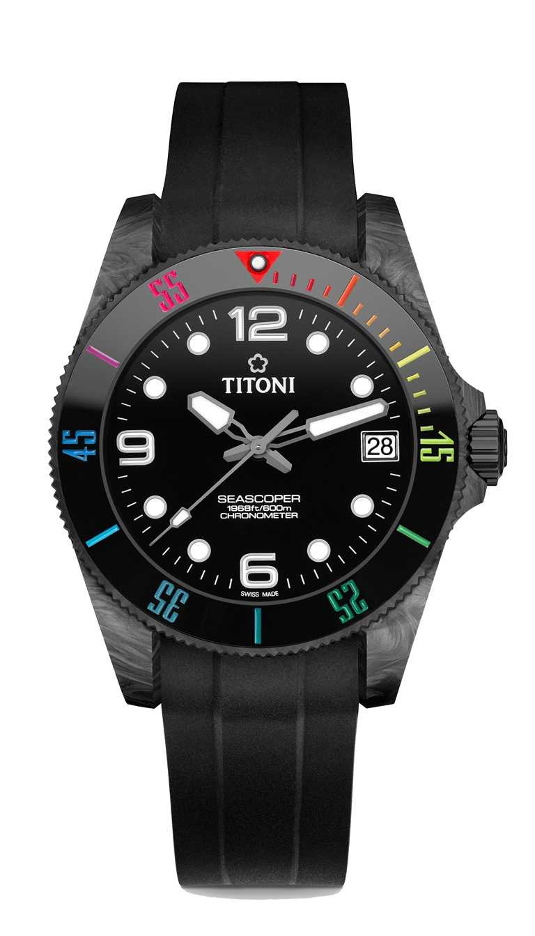 TITONI Seascoper CarbonTech除了經典酷黑款，還有兩款別具特典的款式登場，其中一款以時尚彩虹元素。