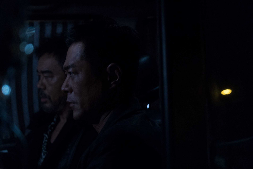 《掃毒3：人在天涯》劉青雲、古天樂在狹小的車廂裡近身肉搏。（圖／華映提供）