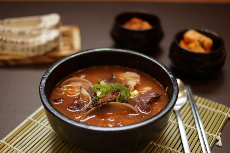 有著傳統經典美食—公州湯飯，一句話來形容就是辛辣爽口的牛肉湯！