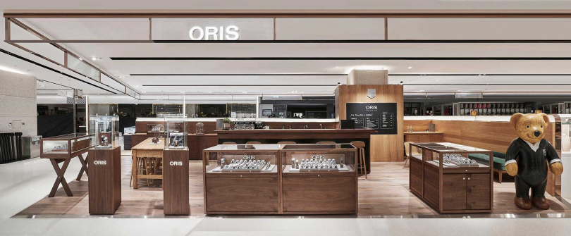ORIS「Watch & Coffee」全球首間複合式專賣店，設立於台北遠東百貨信義A13。（圖╱ORIS提供）