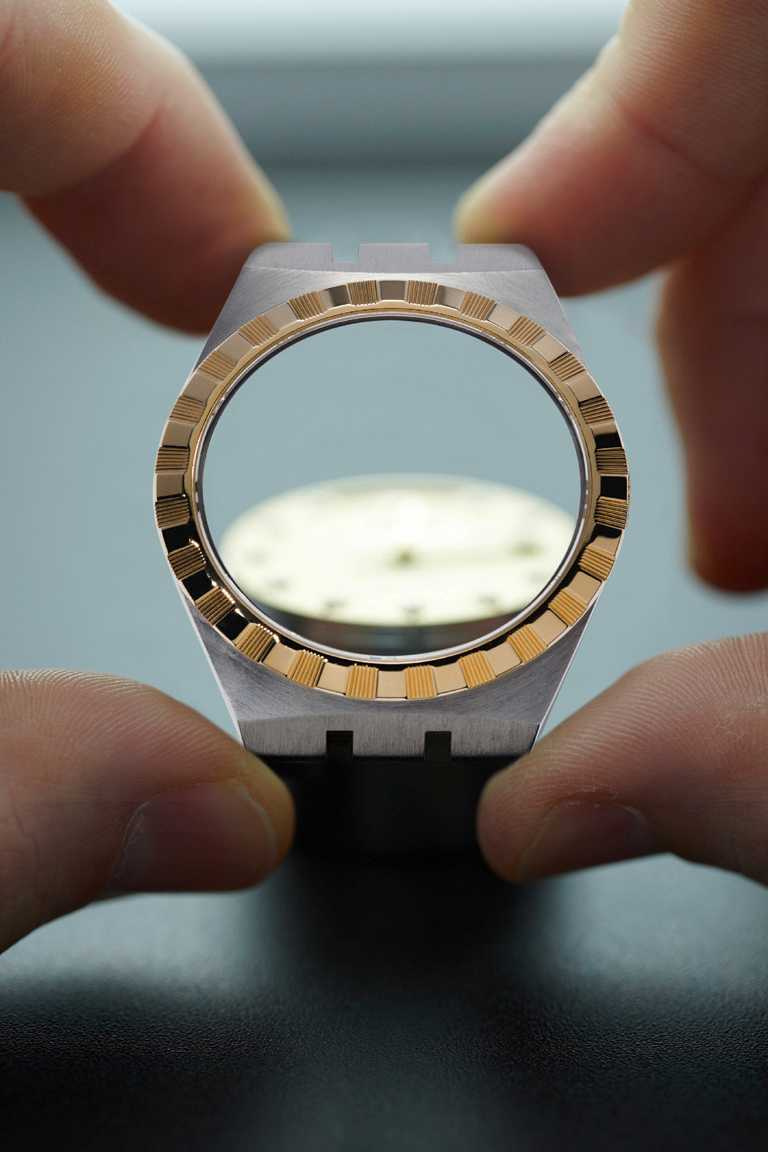 TUDOR「Royal皇家系列」腕錶，錶殼由整塊316L不鏽鋼製作而成，「五鍊節」金屬錶帶與錶殼融為一體。