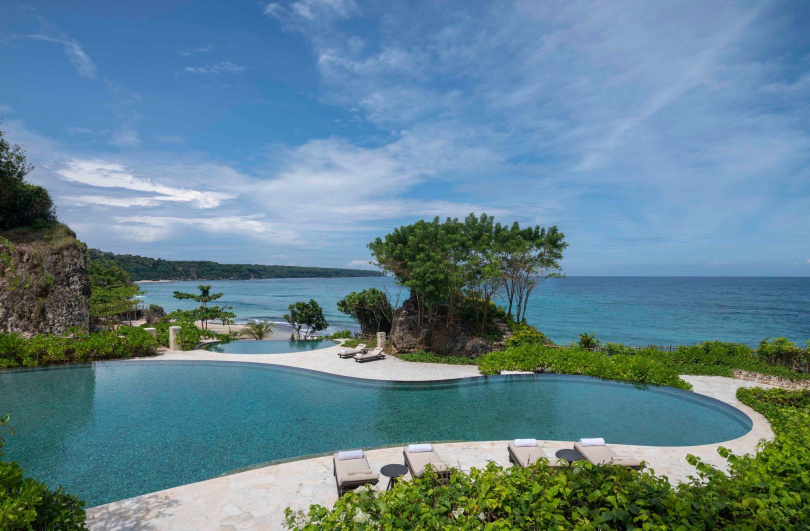 卓美亞峇里島酒店設有多個無邊際泳池。　（圖／卓美亞集團提供）