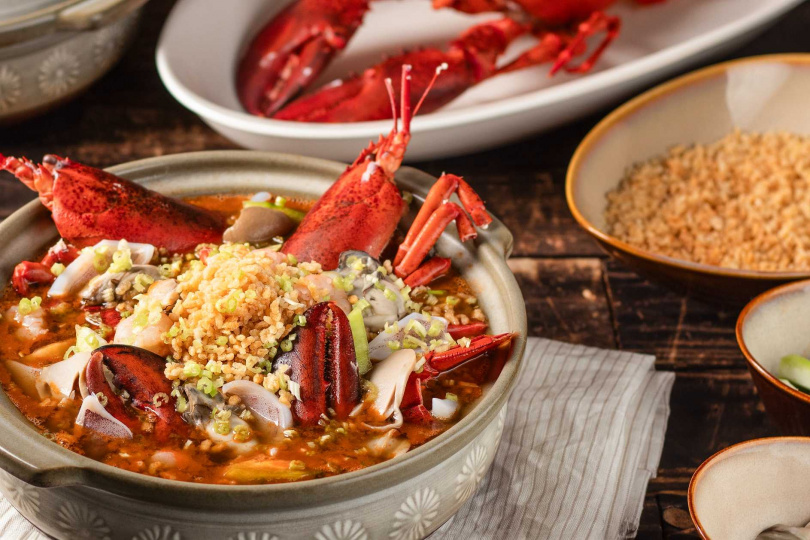 「龍蝦泡飯」選用肉質扎實1斤左右的波士頓活龍蝦。