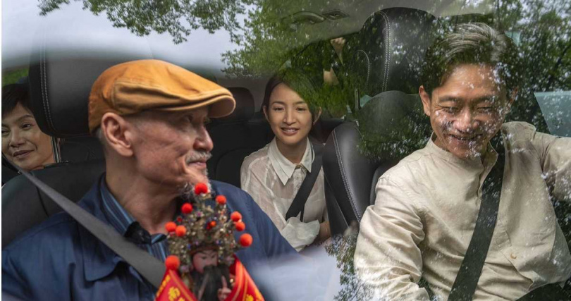 林鉅（前排左）、陳家逵、唐美雲在《車頂上的玄天上帝》中飾演林依晨的家人。（圖／甲上提供）