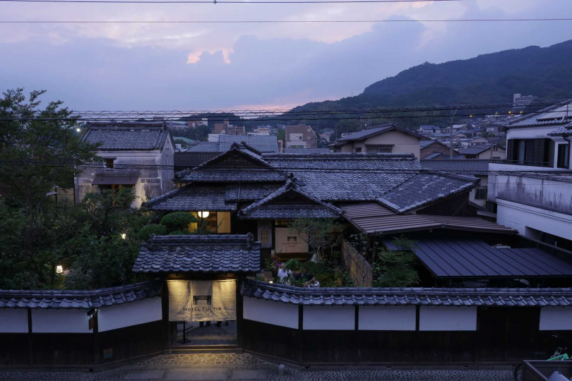 距離天滿宮僅十步之遙的古香庵,曾是侍奉天滿宮水墨畫家的居所(© VMG HOTELS & UNIQUE VENUES)