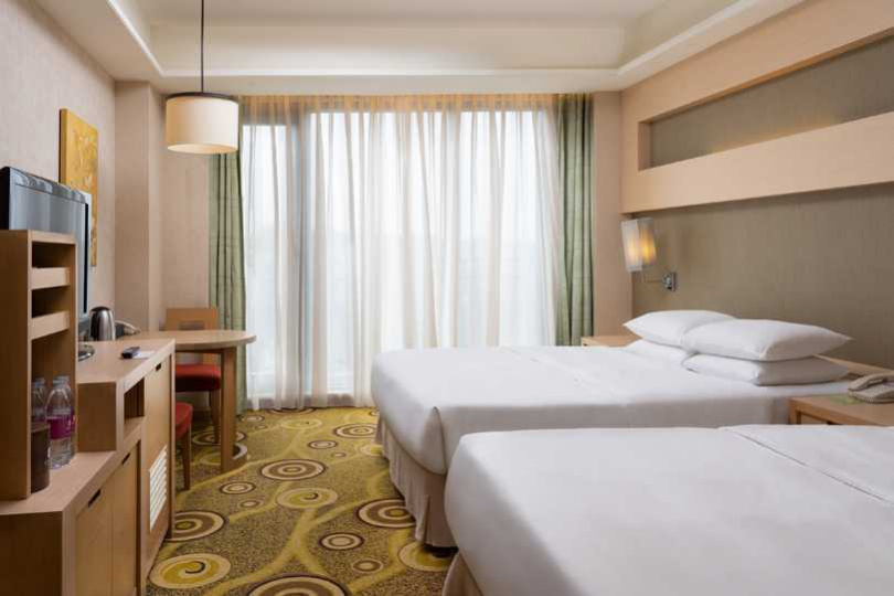 義大皇家酒店特別推出「舒心秋冬遊」三天兩夜住宿專案。  