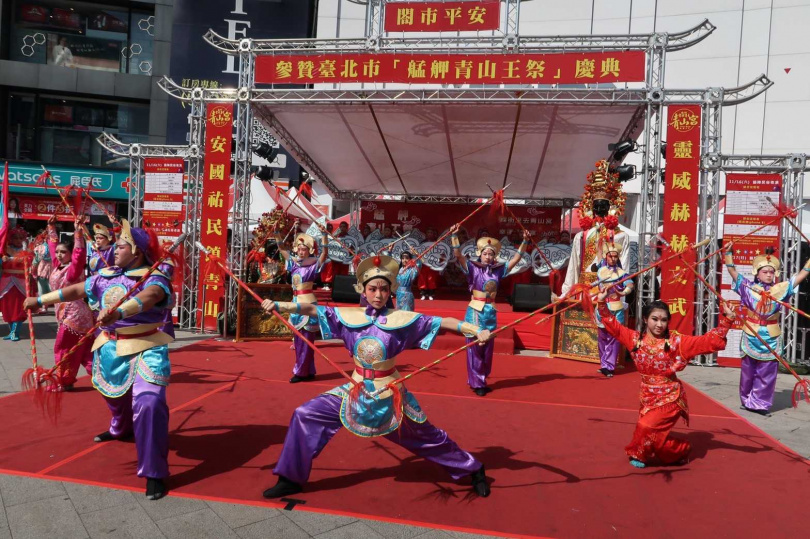   青山王祭的「藝文展演紅壇」將有有八將和舞獅演出。（圖／台北市民政局提供）