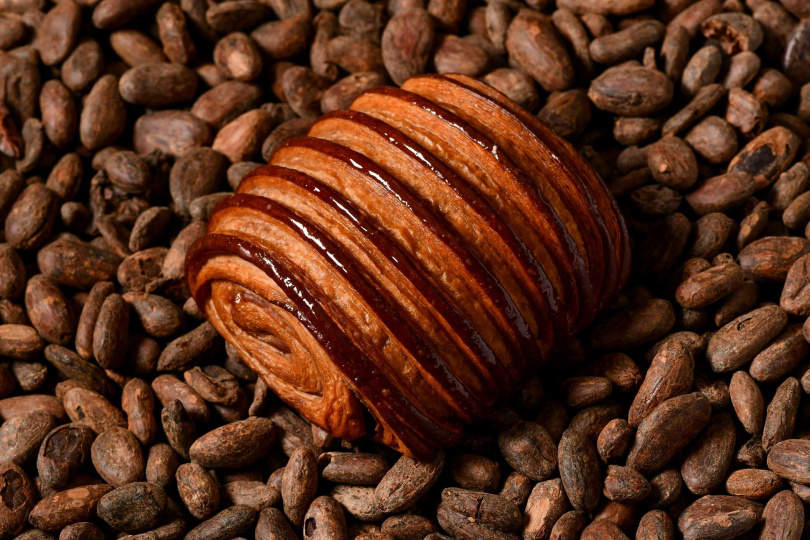 承繼的「莊園巧克力可頌」麵糰結合咖啡香，搭配巧克力更添韻味。（120元，圖／承繼提供）