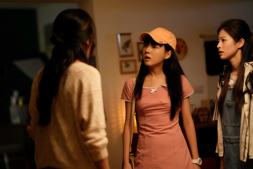 《看看你有多愛我》林思廷（中）與詹子萱（右）飾演異卵雙胞胎姊妹，挑戰與自身個性截然不同的角色設定。（圖／晴天影像）