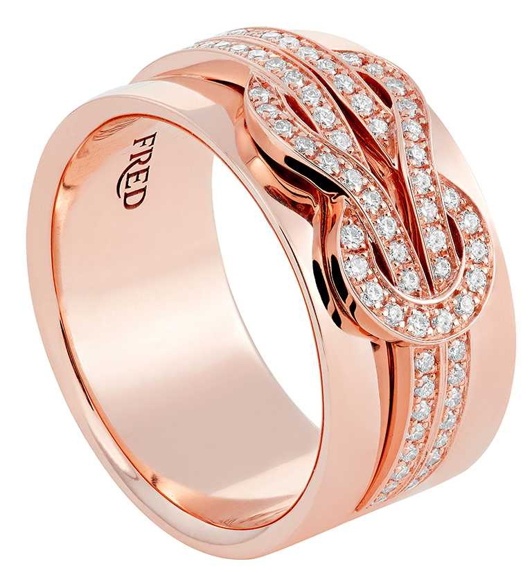 FRED「Chance Infinie」系列，玫瑰金寬版鑽石戒指╱219,600元。（圖╱FRED提供）