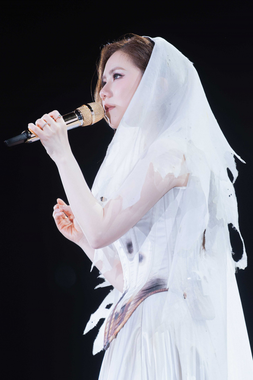 鄧紫棋被台下觀眾的貼心感動到哭。（圖／Live Nation Taiwan提供 ）