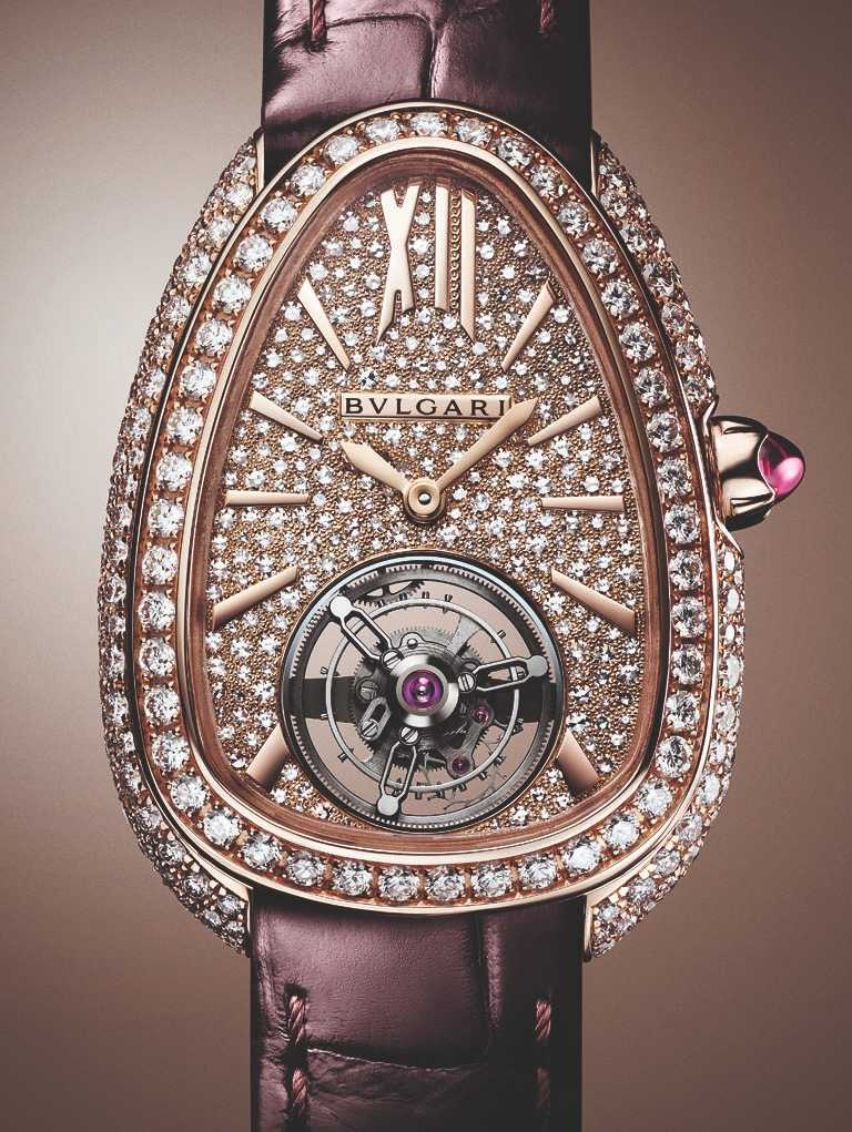 BVLGARI「Serpenti Seduttori系列」Toubillon陀飛輪腕錶，18K玫瑰金錶殼，錶徑34mm，鑽石530顆╱2,500,000元（圖╱BVLGARI提供）