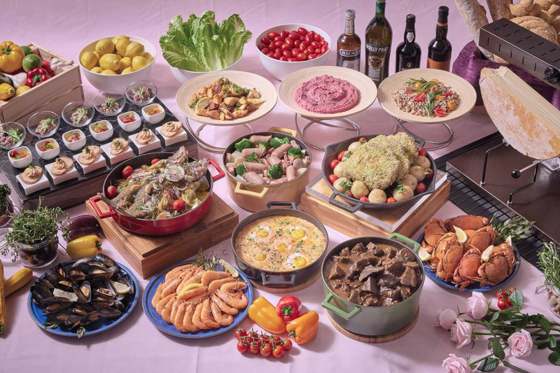 JR東日本大飯店台北九月份菜色推出法式主題風, 有傳統法國紅酒燉牛頰肉、香料烤雞、法式燉菜鍋等。