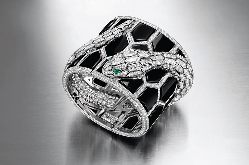 Serpenti Misteriosi Romani縞瑪瑙珠寶腕錶，定價：12,386,000元（圖／寶格麗提供）