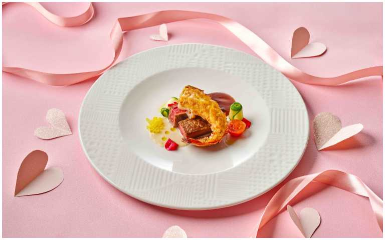 GMT義大利餐廳-主菜「澳洲M9和牛肋眼牛排搭配嫩煎龍蝦」(圖／台北美福大飯店提供）