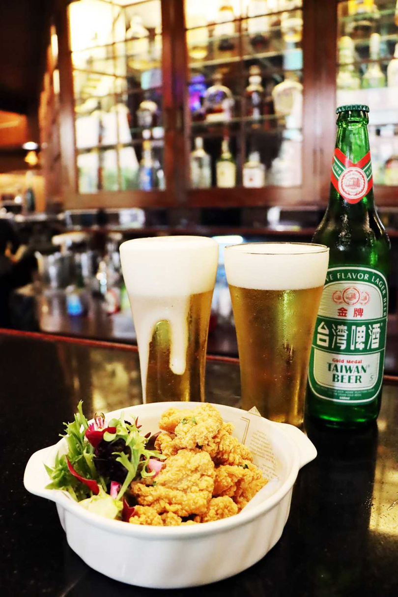 凡於七賢吧消費兩杯台灣金牌生啤，即贈送酥炸雞球一份。