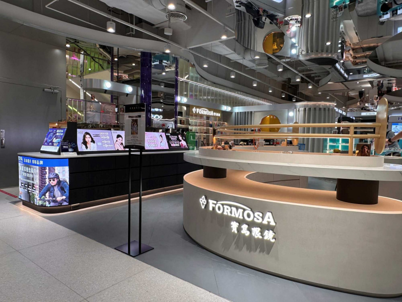 寶島眼鏡 Dream Plaza 旗艦門市內裝美學與專業視光並重。（圖／品牌提供）