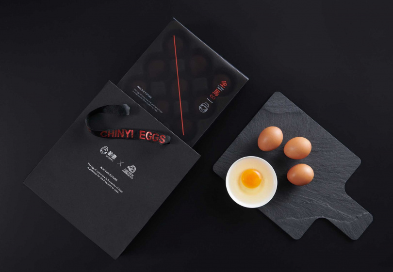 「金馬60放山蛋禮盒」選用最高規格的放牧雞蛋，搭配低調奢華環保材質包裝。