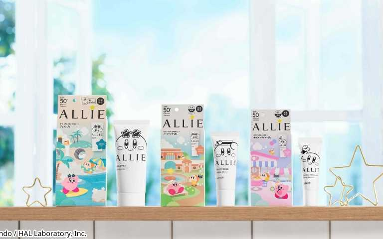 ALLIE × 星之卡比 2025聯名防曬系列持采UV高效防曬水凝乳 SPF50+ PA++++ 90g/850 元;ALLIE × 星之卡比 2025聯名防曬系列 持采濾鏡調色UV防曬乳(木質調勻妍) /40g/730元;ALLIE × 星之卡比 2025聯名防曬系列 持采長豔UV高效防曬飾底乳 25g/ 730元(圖/品牌提供)